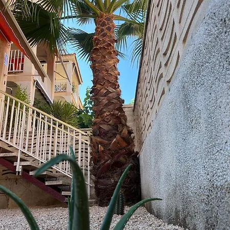 Апартаменты Palm Beach *