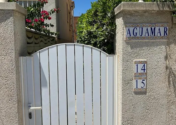 Апартаменты Palm Beach Кубельес